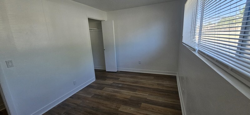 Building Photo - 9831 S Darin Dr