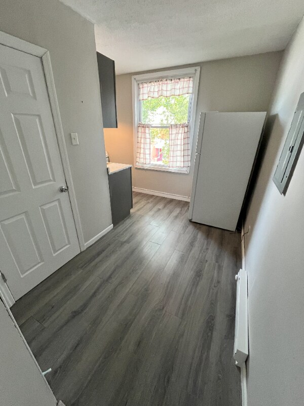 Building Photo - 1403 5th Ave