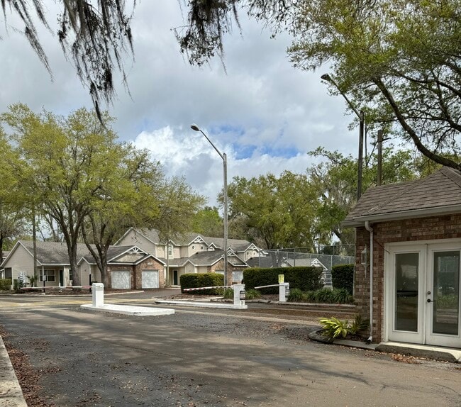 Building Photo - 4700 SW Archer Rd