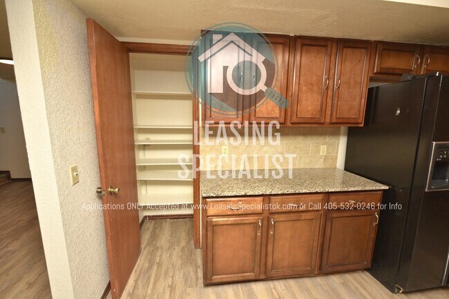Building Photo - Central Norman 3 Bed 3 Bath PRELEASING FOR FALL 2026 SEMESTER