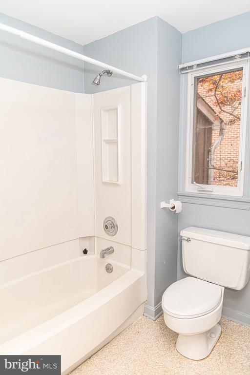 Building Photo - 116 S Union Ave