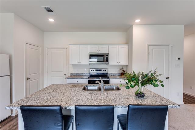 Building Photo - 2115 Revere Dr