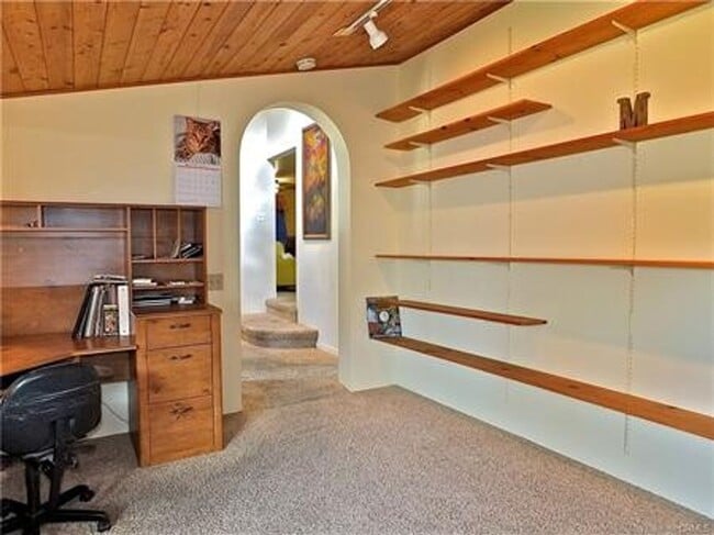 Building Photo - 680 N Cambridge St