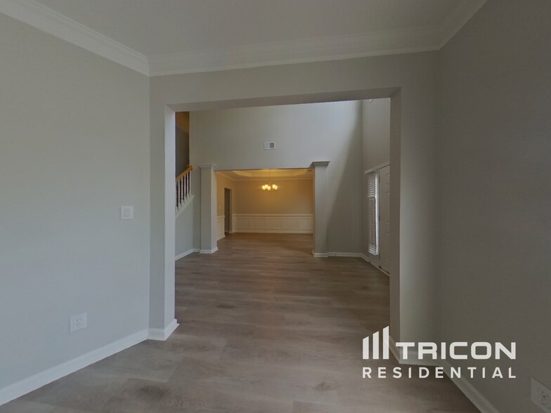 Building Photo - 944 Maple Leaf Dr