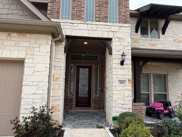 Building Photo - 109 Mindy Way