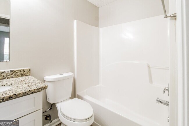 Building Photo - 6165 Leverett Dr
