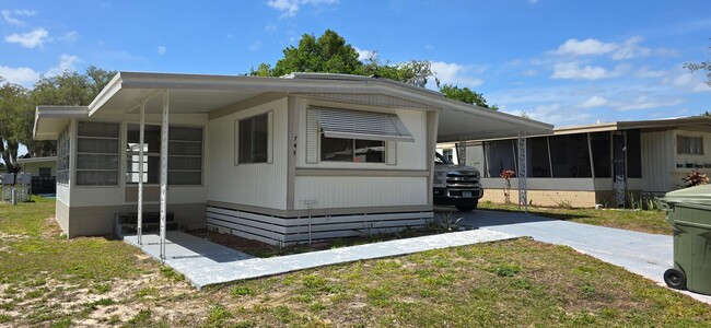 Primary Photo - 55+ community, 2 bed 2 baths with carport