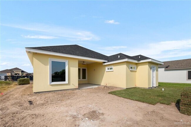 Building Photo - 12 Imperial Oak Dr