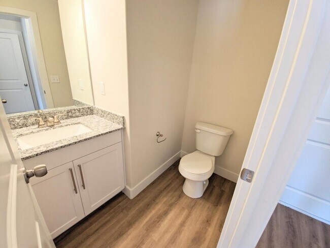 Building Photo - 1036 W 600 S