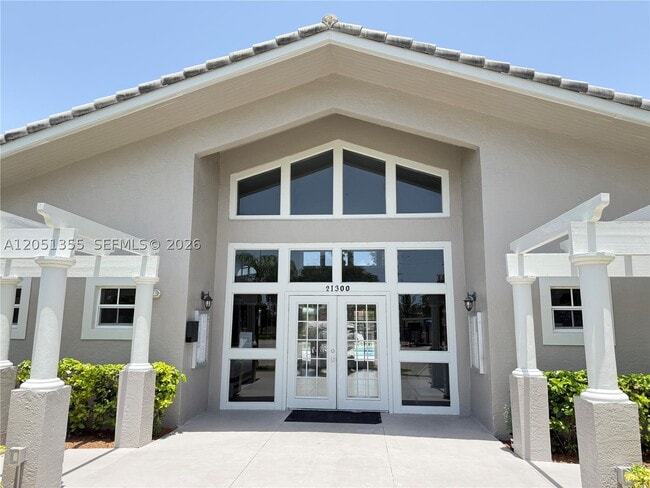 Building Photo - 21393 NE 8th Ct