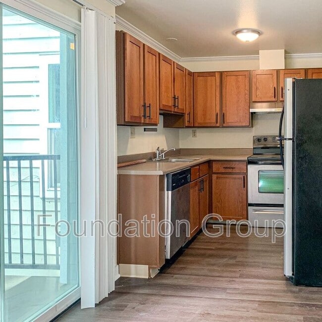 Building Photo - 1123 N 91st St