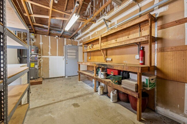 Building Photo - Single-Story El Dorado Hills Home with Vau...