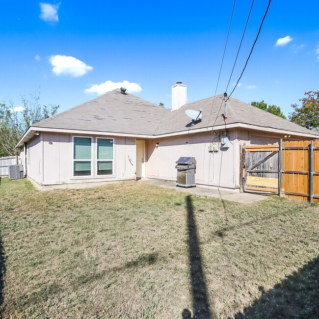 Building Photo - 8040 Texridge Dr