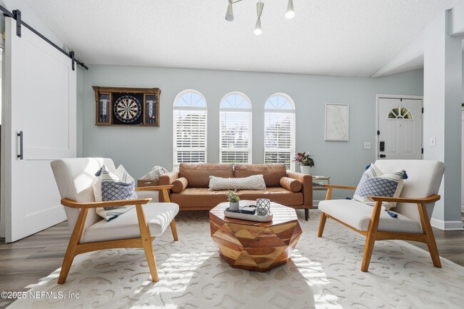 Building Photo - 2143 Lady Di Ln