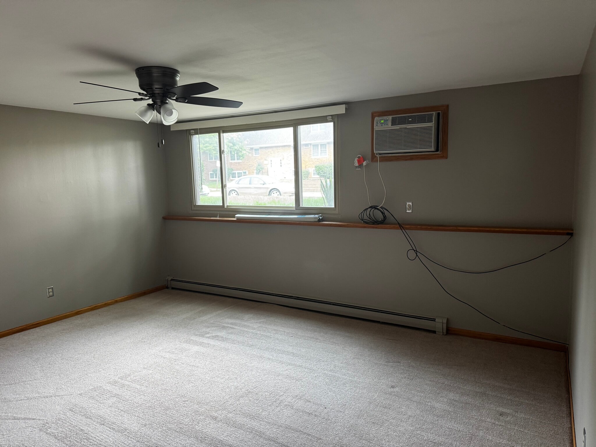 Building Photo - 125 Twin Oaks Dr