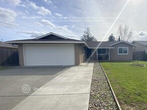 Building Photo - 1024 Woodridge Dr