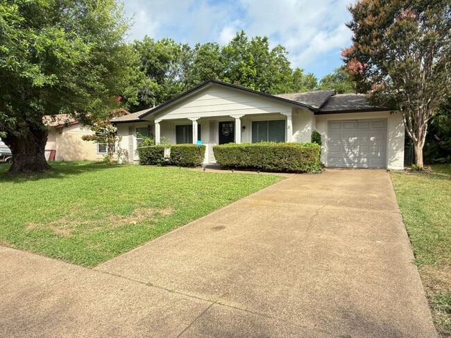Building Photo - 2621 Trinity St