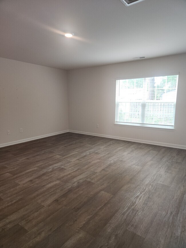 Building Photo - 4517 Sandstone Dr