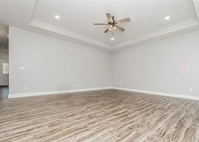 Building Photo - Spacious, Stylish & Ready for Summer Move-In