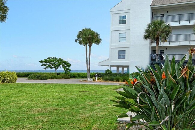 Building Photo - 4780 Gulf of Mexico Dr