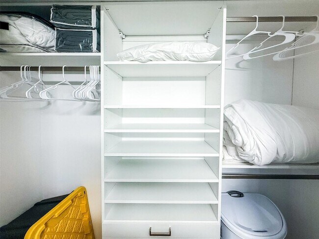 Building Photo - 845 Benjamin Franklin Dr