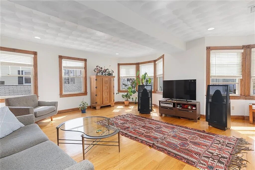 Building Photo - 18 Piedmont St