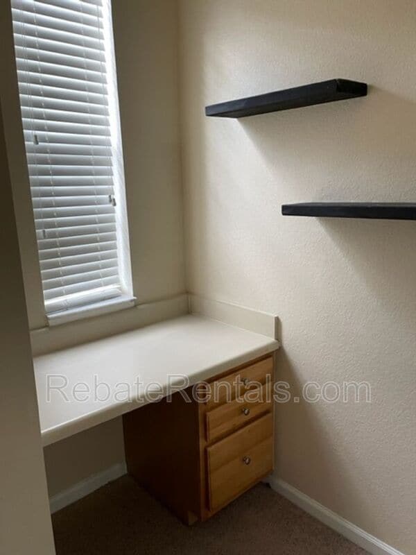 Building Photo - 10075 Gate Pkwy N