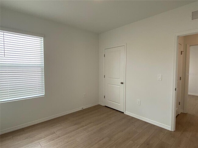 Building Photo - 32354 Weathered Oak Dr