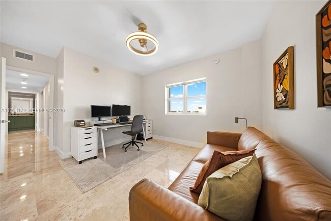 Building Photo - 14951 Royal Oaks Ln