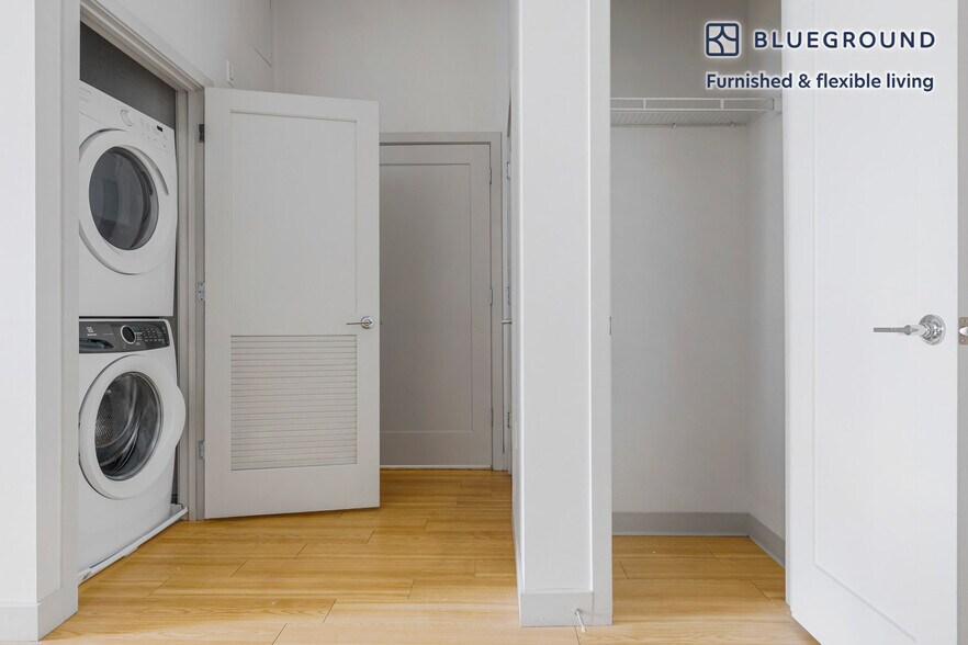 Building Photo - 320 D St