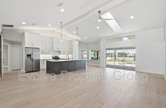 Building Photo - 470 Lambert Ave