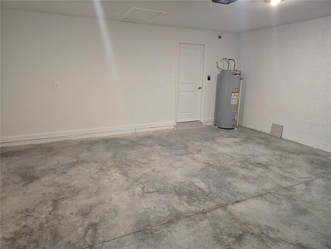 Building Photo - 8469 Shr Lk Dr