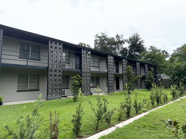 Building Photo - **TP** Ramona Lane