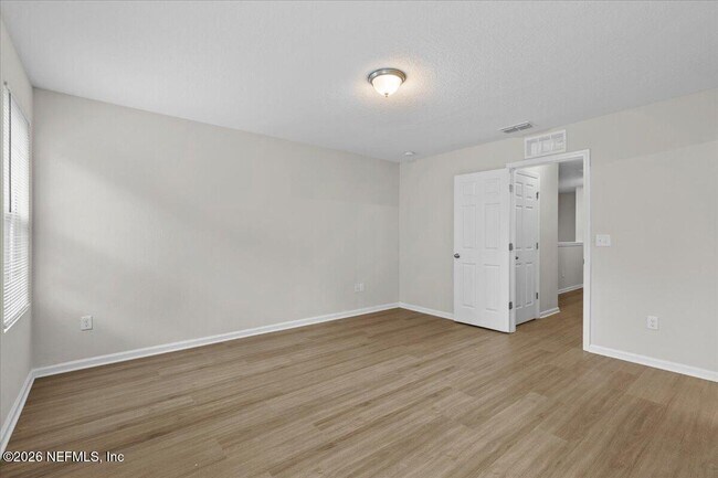 Building Photo - 8206 Halls Hammock Ct