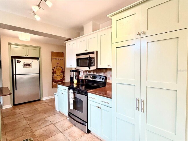 Building Photo - 4908 27th Ave S