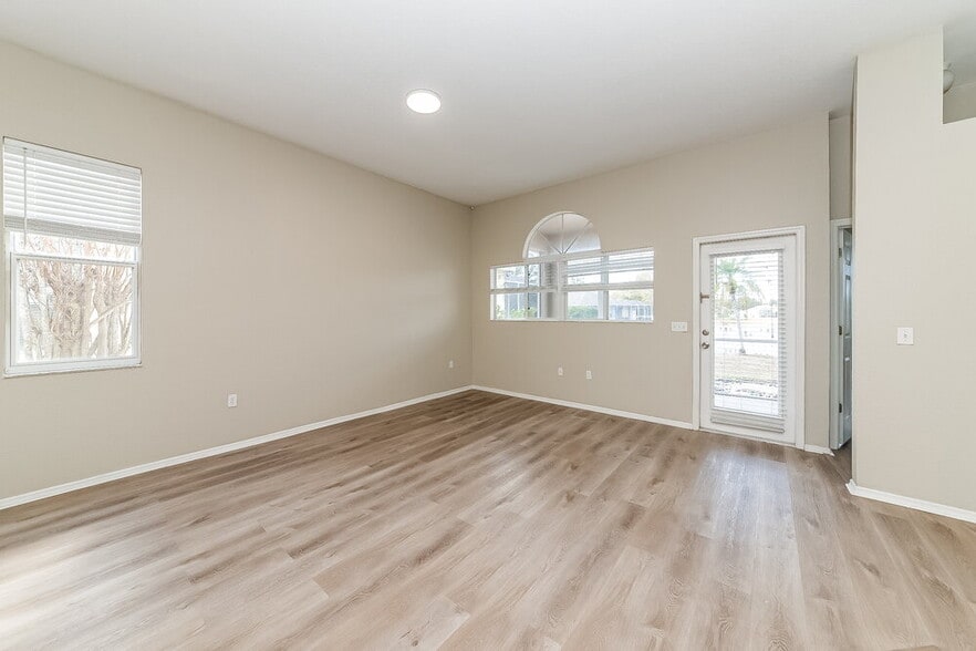 Building Photo - 6210 Blackberry Ln