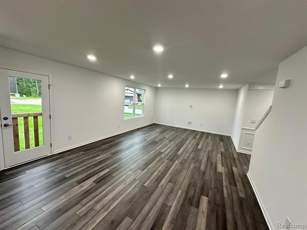 Building Photo - 9153 Dogwood Ln