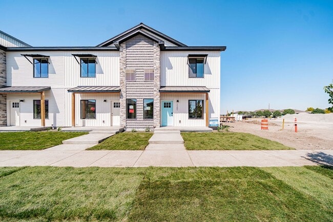 Building Photo - Teton River Townhomes