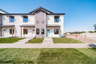 Building Photo - Teton River Townhomes