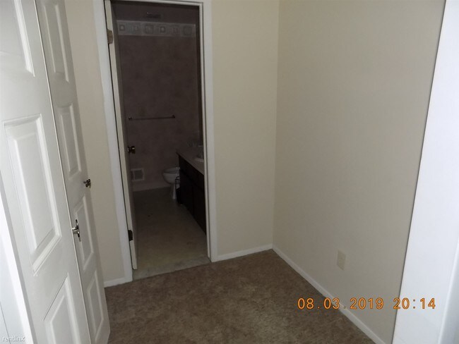 Building Photo - 2 br, 1.5 bath Condo - 1328 Woodbridge St