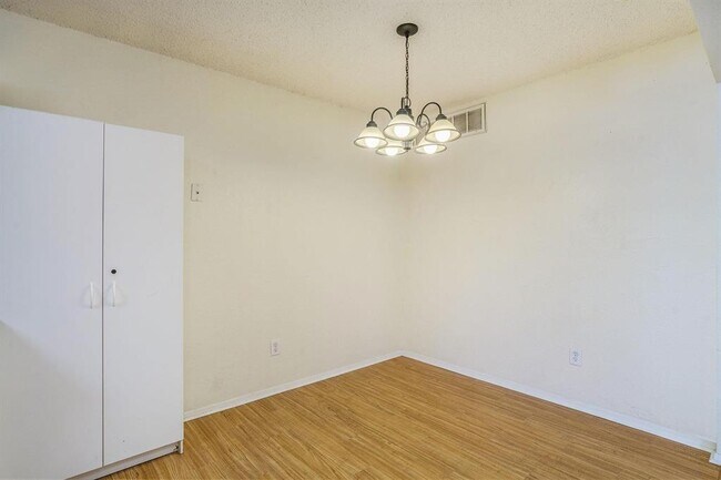 Building Photo - 3628 Hulen Park Cir