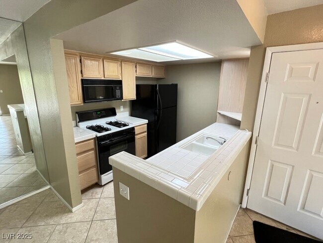 Building Photo - 1901 Rio Canyon Ct