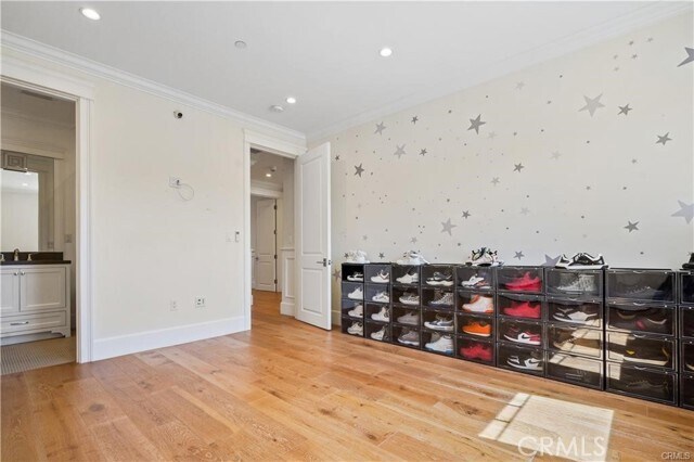 Building Photo - 12439 Kling St