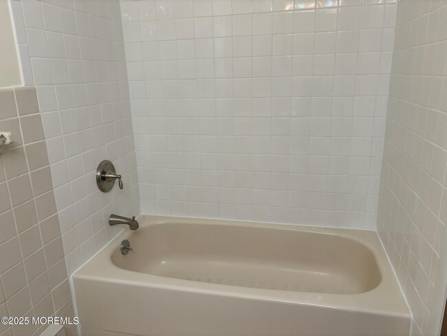 Building Photo - 7A Canton Dr