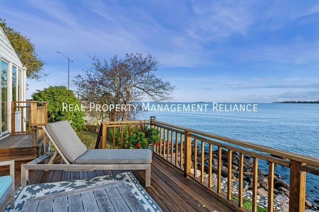 Building Photo - 19 Bayview Ave