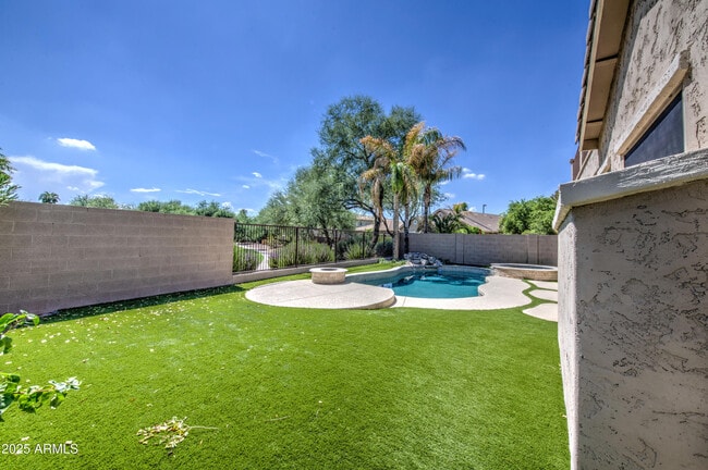 Building Photo - 4564 S Maverick Ct