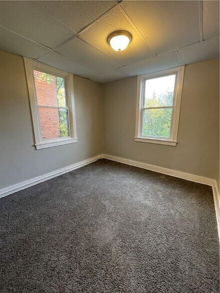 Building Photo - 708 Webster Terrace