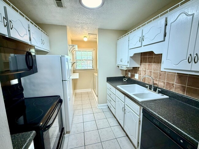 Primary Photo - 1 Bedroom Condo On Chapman Mountain