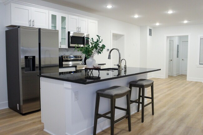 Building Photo - Valley Springs Apartments