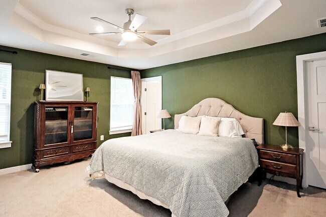 Building Photo - Spacious Pet-Friendly N. Albemarle Co Home With Fenced Backyard
